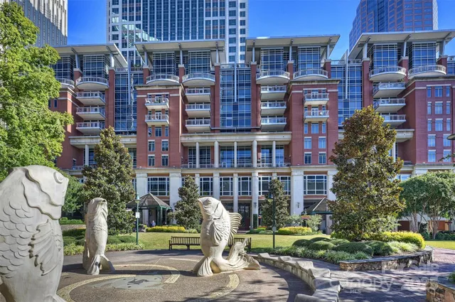 $2,275,000 | 435 South Tryon Street, Unit 301, Charlotte, NC 28202