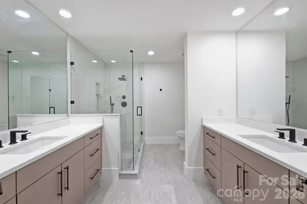 $2,050,000 | 435 South Tryon Street, Unit 301, Charlotte, NC 28202