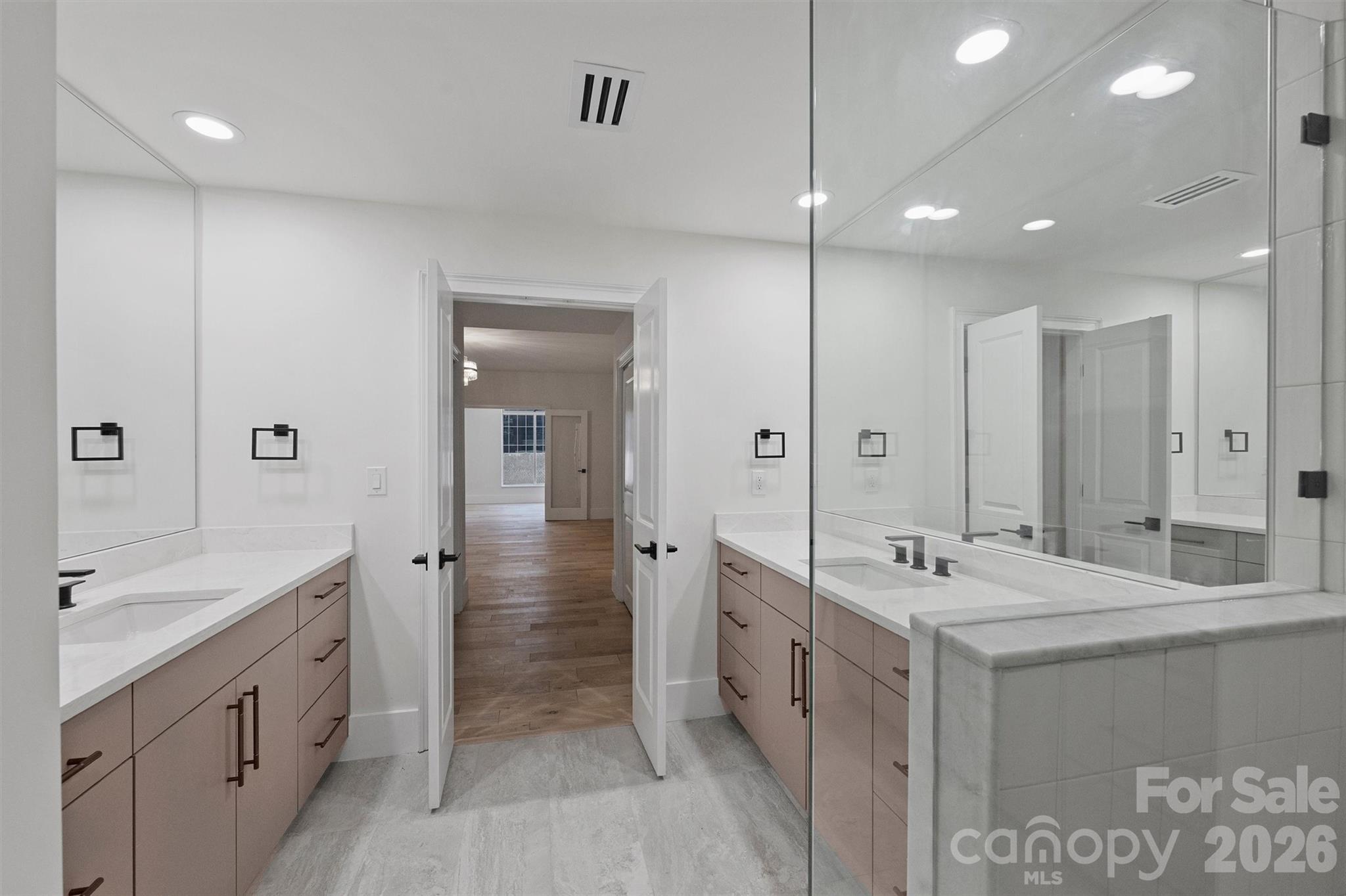 435 South Tryon Street, Unit 301 Charlotte, NC 28202 - Photo 35 of 40