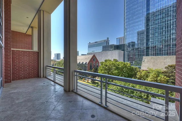 $2,275,000 | 435 South Tryon Street, Unit 301, Charlotte, NC 28202
