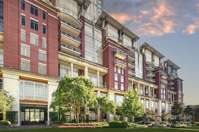 $2,200,000 | 435 South Tryon Street, Unit 301, Charlotte, NC 28202