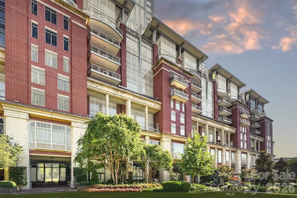 $2,050,000 | 435 South Tryon Street, Unit 301, Charlotte, NC 28202