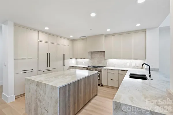 $2,050,000 | 435 South Tryon Street, Unit 301, Charlotte, NC 28202