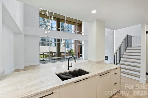 $2,050,000 | 435 South Tryon Street, Unit 301, Charlotte, NC 28202