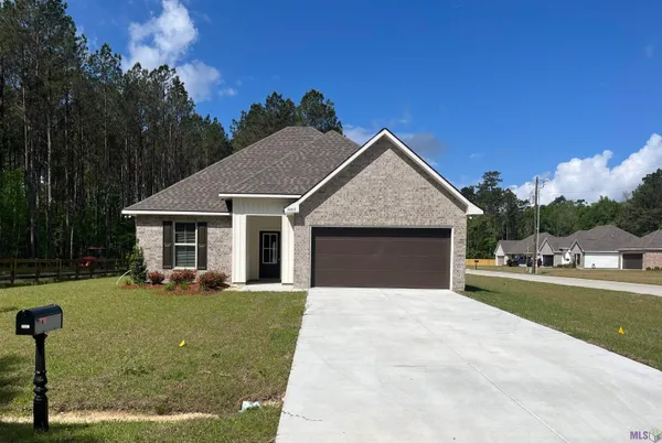 $1,800 | 36801 Cryer Road, Denham Springs, LA 70706