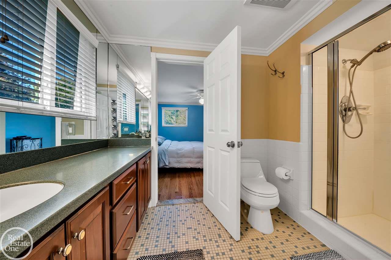 1110 Canterbury Road Grosse Pointe, MI 48236 - Photo 26 of 39 50026151-25.JPG