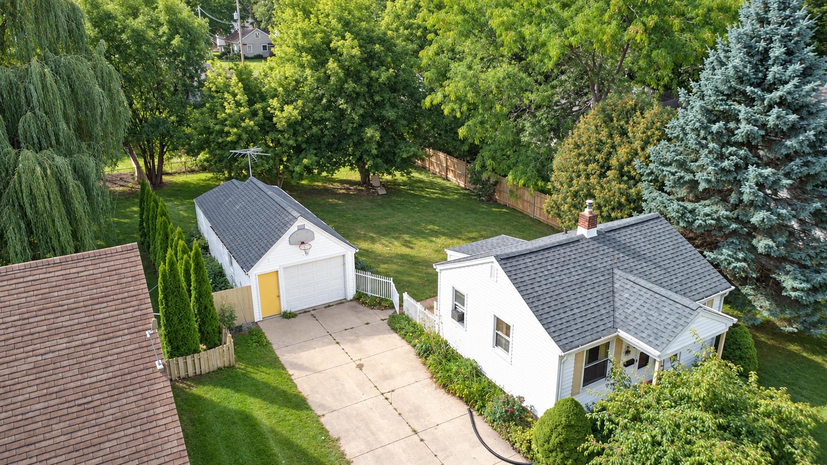 217 South Lee Street Appleton, WI 54915 - Photo 1 of 17 Gallery Image 1