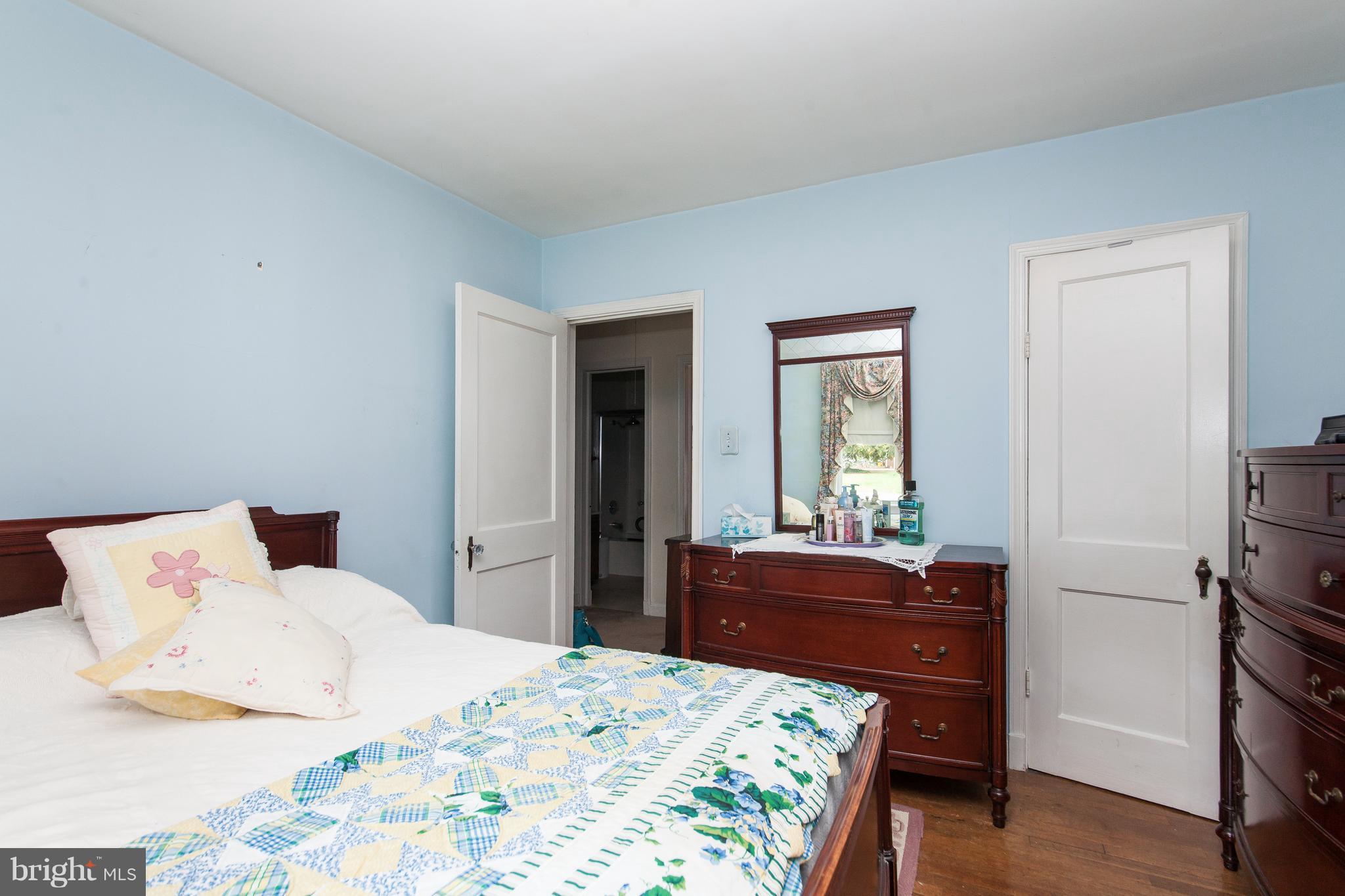8504 Rolling Road Manassas, VA 20110 - Photo 17 of 30 Bedroom (Master)