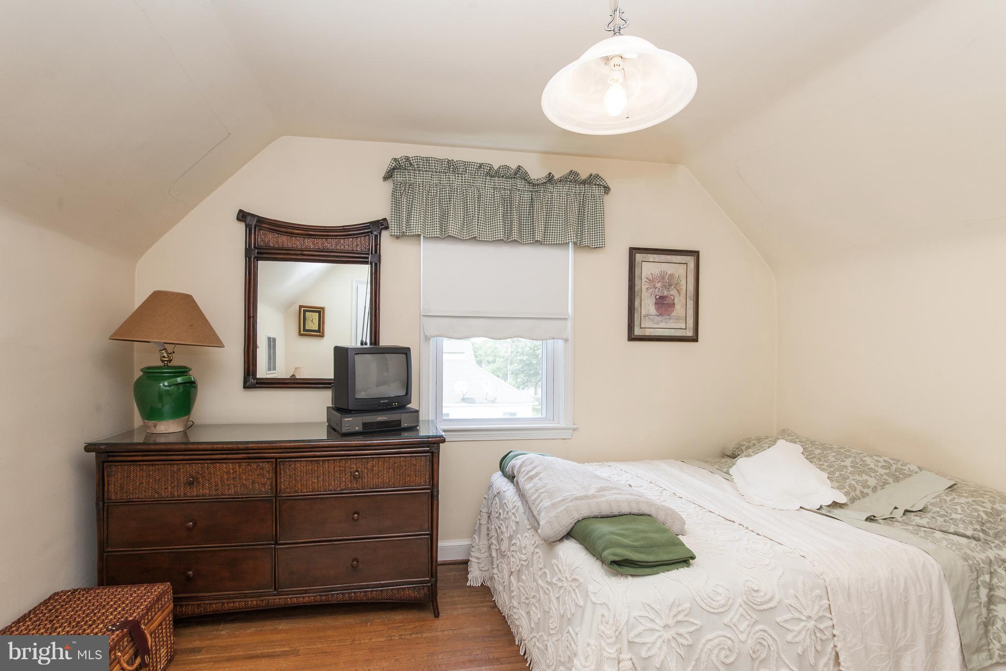 8504 Rolling Road Manassas, VA 20110 - Photo 23 of 30 Bedroom