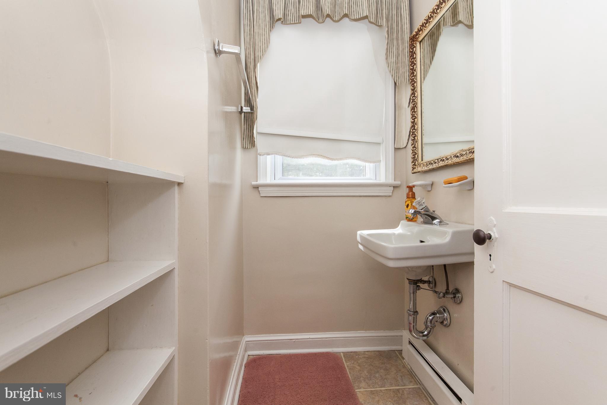 8504 Rolling Road Manassas, VA 20110 - Photo 26 of 30 Bath