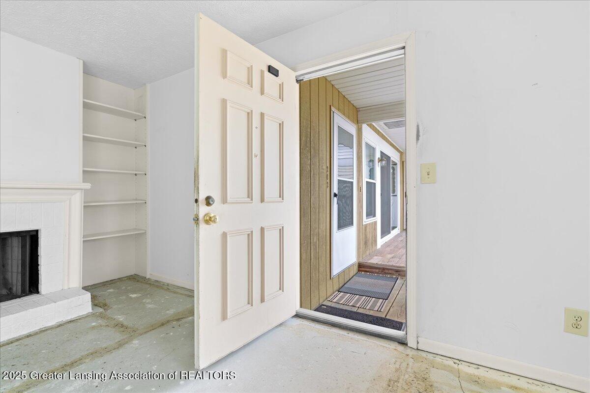 2044 Hamilton Road, Unit 201 Okemos, MI 48864 - Photo 5 of 25 11-Media Jett - 11