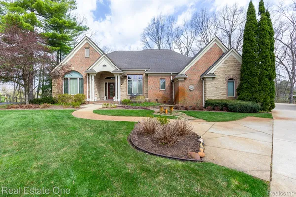 $550,000 | 10215 Mill Pointe Drive, Goodrich, MI 48438