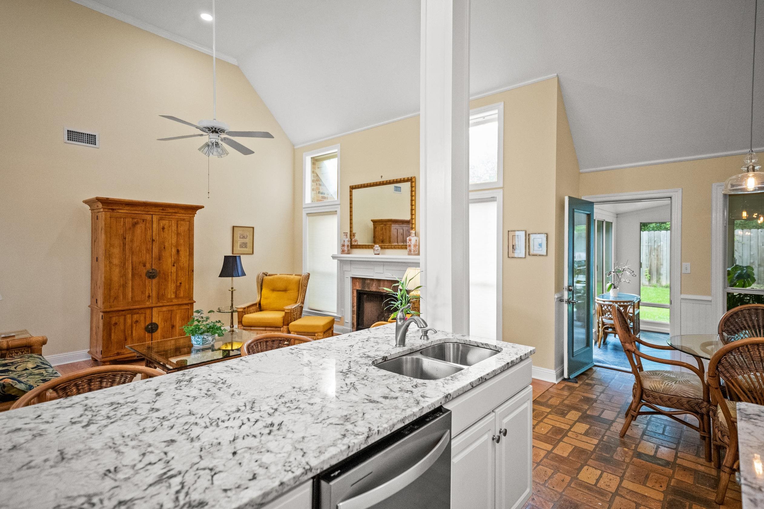 68 Paddock Drive Fairhope, AL 36532 - Photo 11 of 39 Kitchen