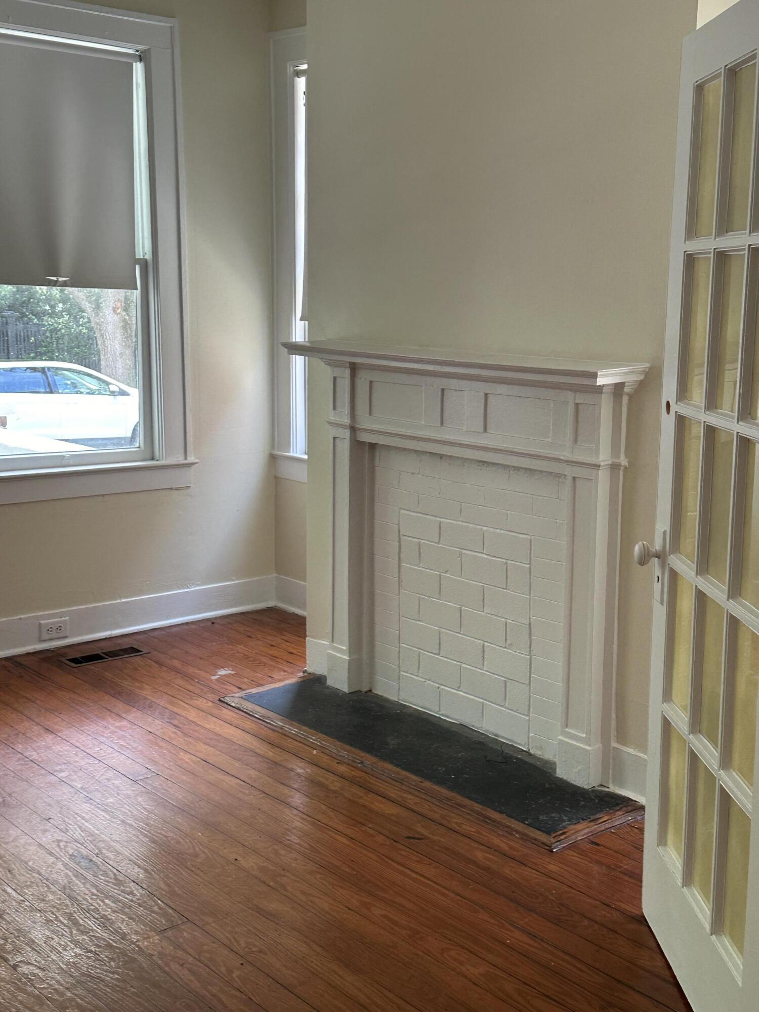 56 Laurens Street, Unit C Charleston, SC 29401 - Photo 4 of 11 living room