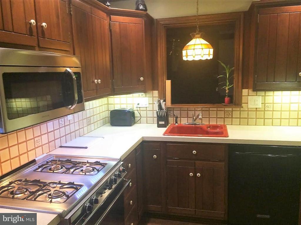 1530 Zarker Road Lancaster, PA 17601 - Photo 11 of 20