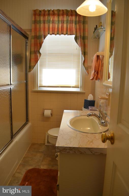 1530 Zarker Road Lancaster, PA 17601 - Photo 16 of 20