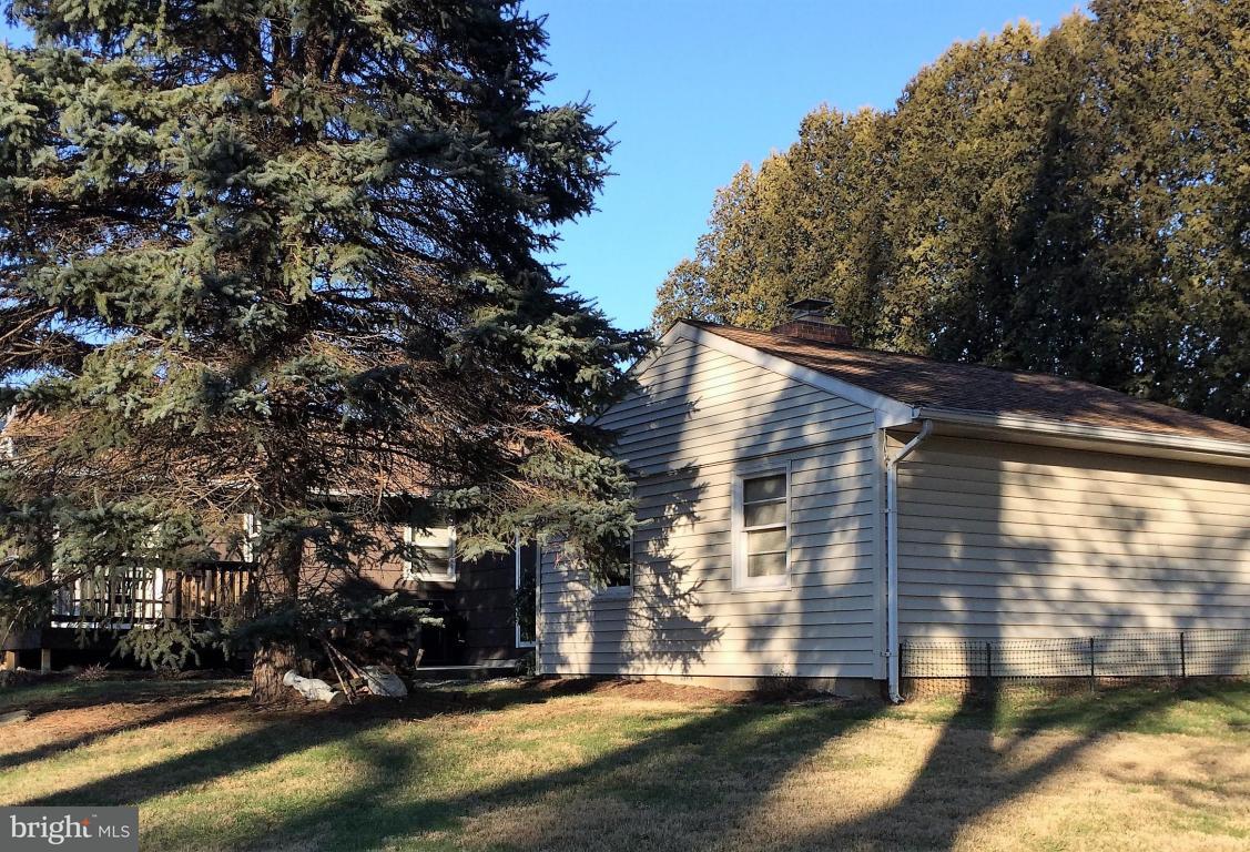 1530 Zarker Road Lancaster, PA 17601 - Photo 4 of 20