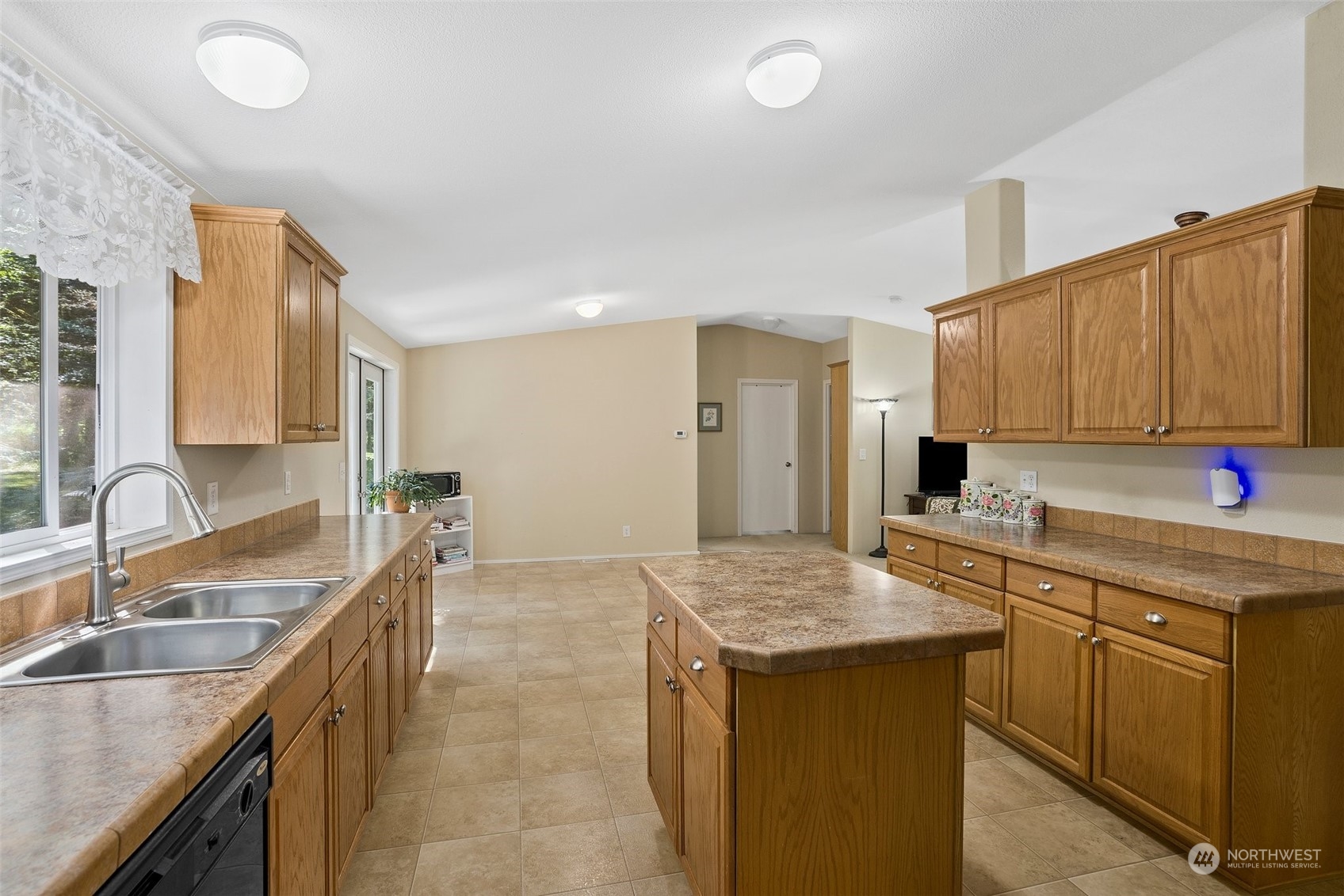 537-29 Larson Road, Unit 5 Silver Creek, WA 98585 - Photo 10 of 35 Gallery Image 10