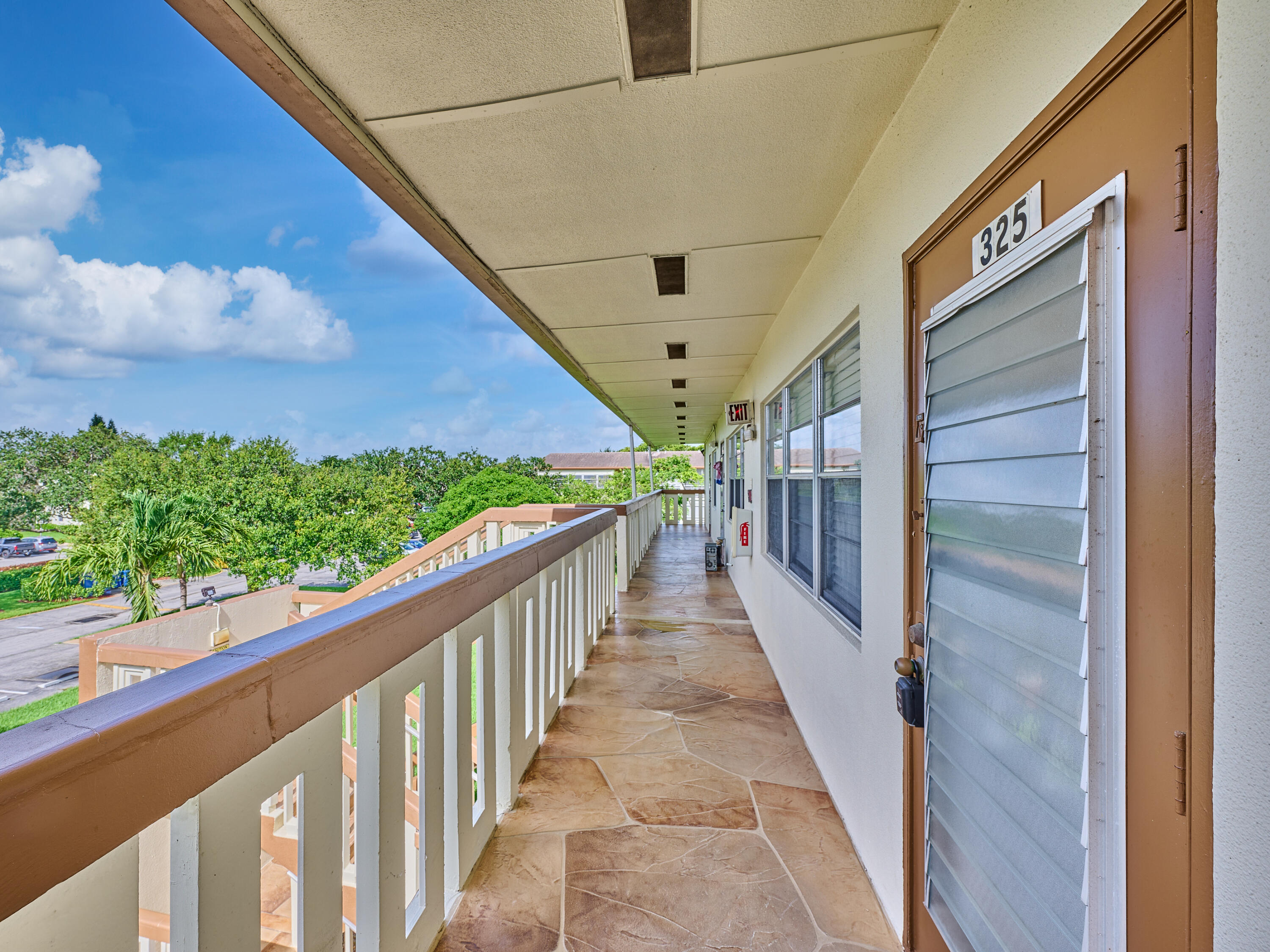 325 Mansfield Drive, Unit 325H Boca Raton, FL 33434 - Photo 3 of 17 Balcony