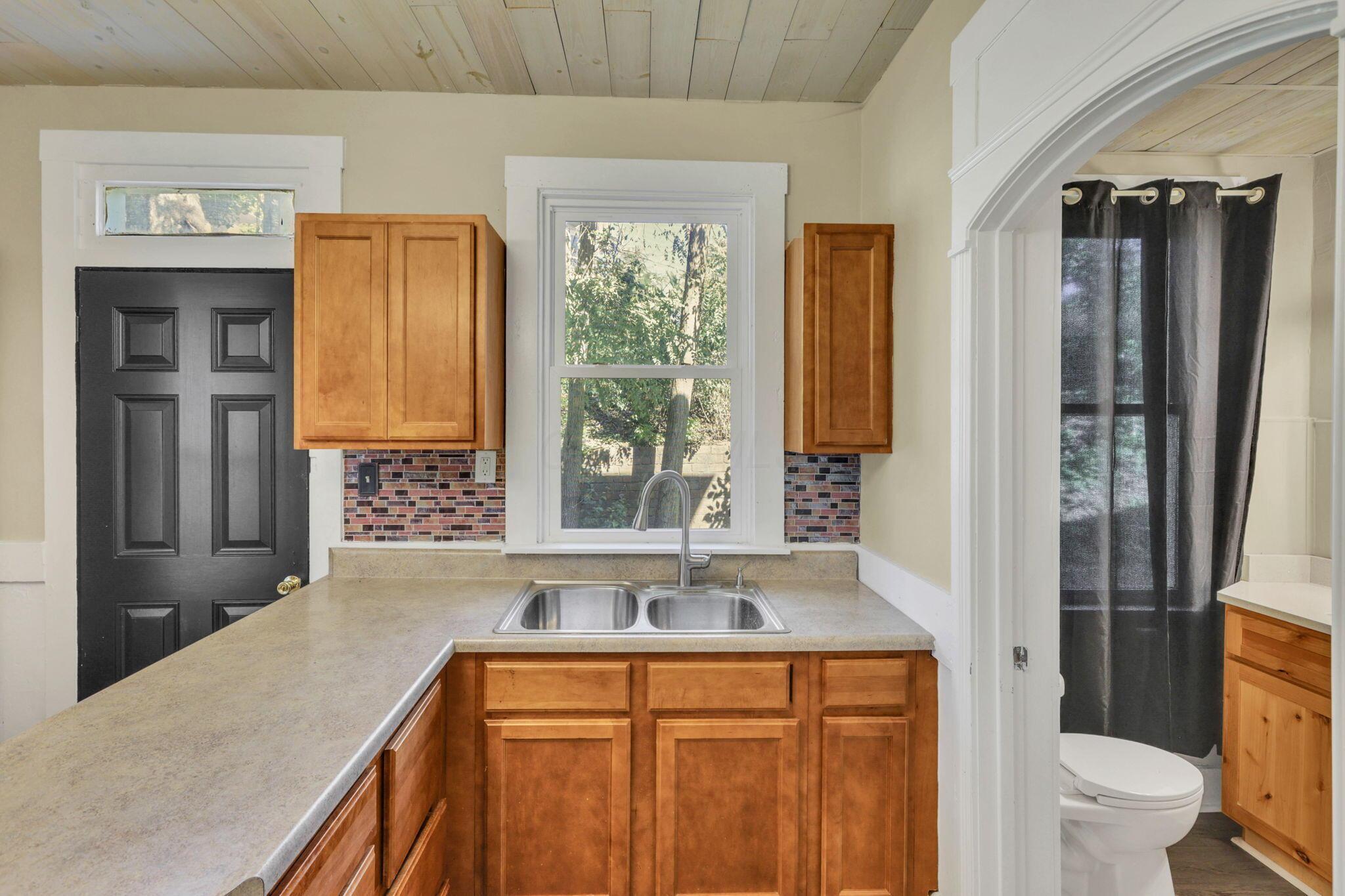 229 North Spring Street Logan, OH 43138 - Photo 22 of 51 Kitchen