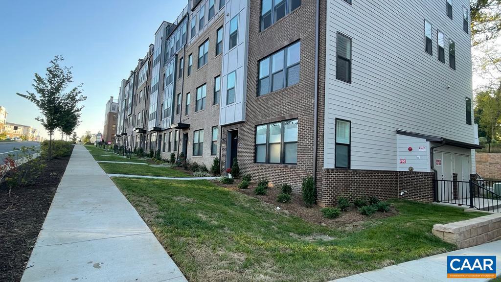 604 A Noush Court Charlottesville, VA 22911 - Photo 2 of 26