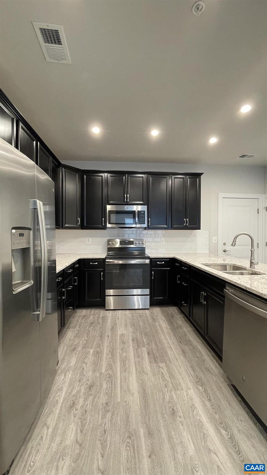 604 A Noush Court Charlottesville, VA 22911 - Photo 4 of 26