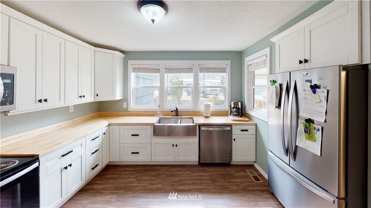 9530 Sidney Road Southwest Port Orchard, WA 98367 - Photo 12 of 40 Gallery Image 12