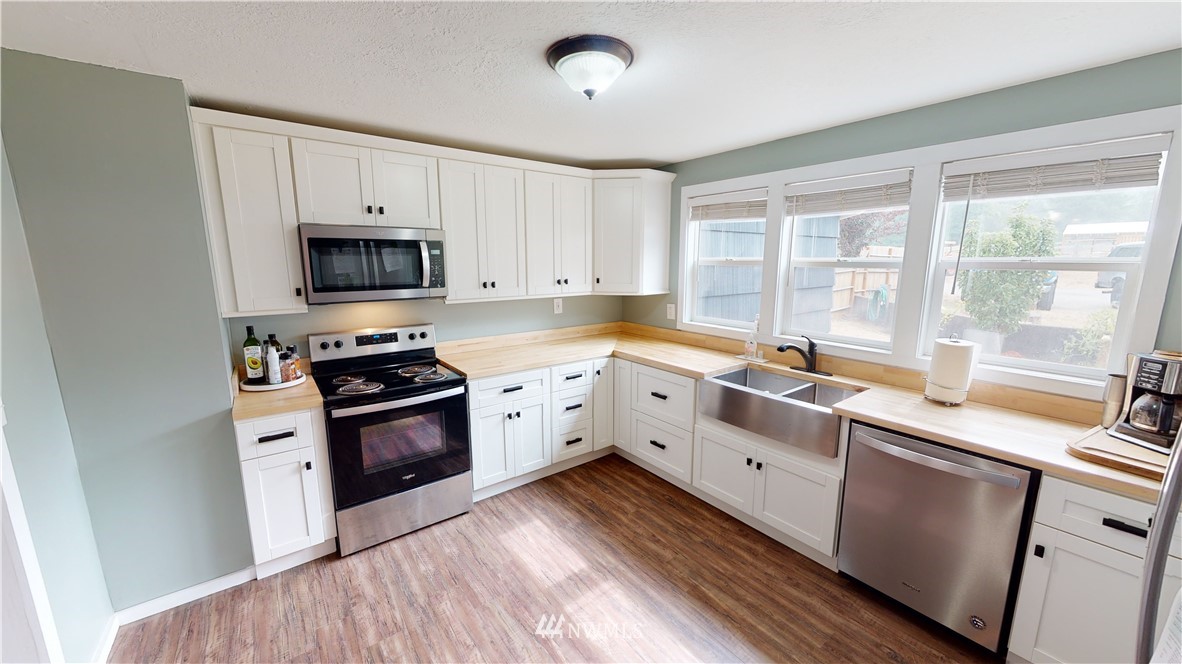 9530 Sidney Road Southwest Port Orchard, WA 98367 - Photo 10 of 40 Gallery Image 10