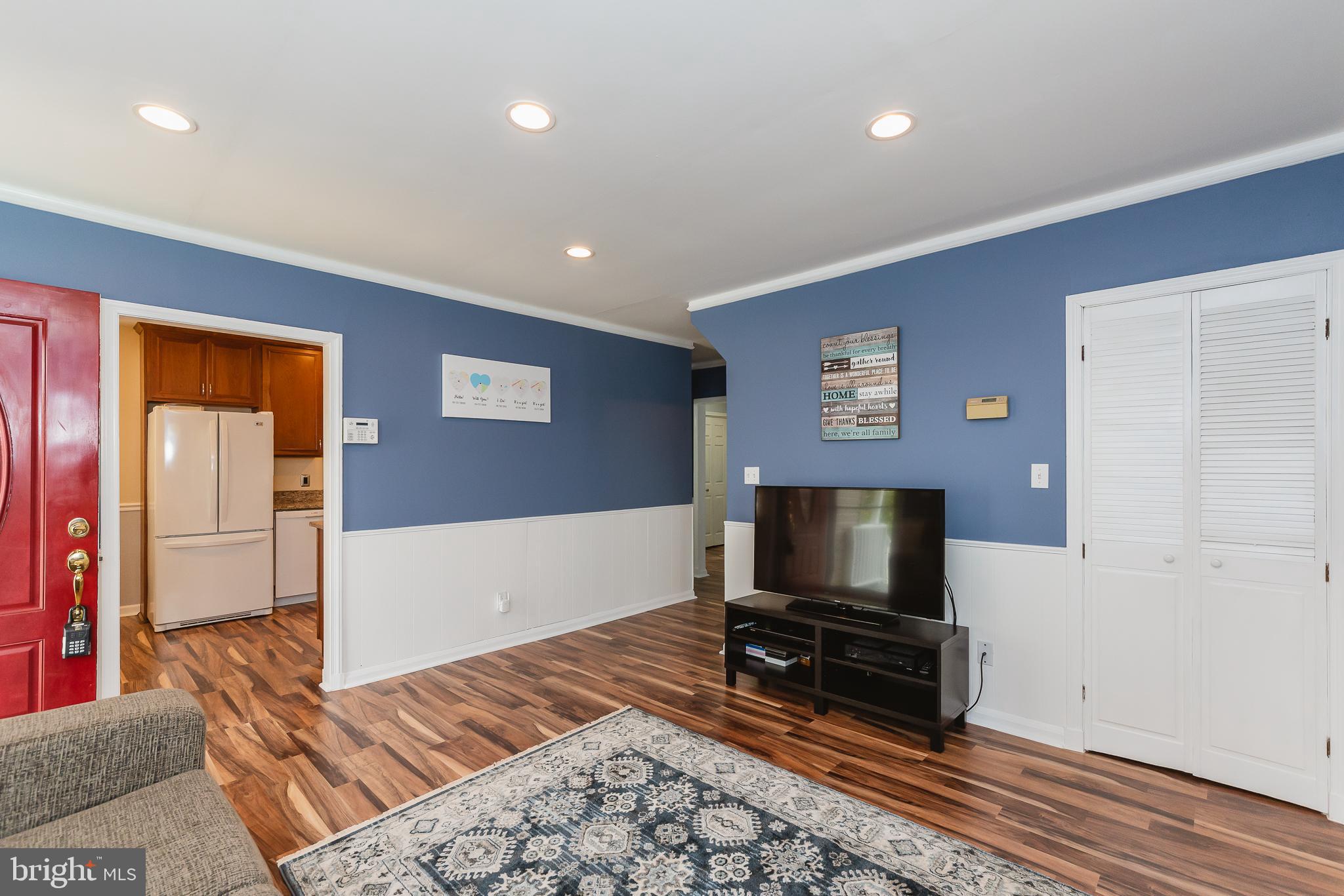 8703 Littlewood Road Baltimore, MD 21234 - Photo 8 of 45 Living Room