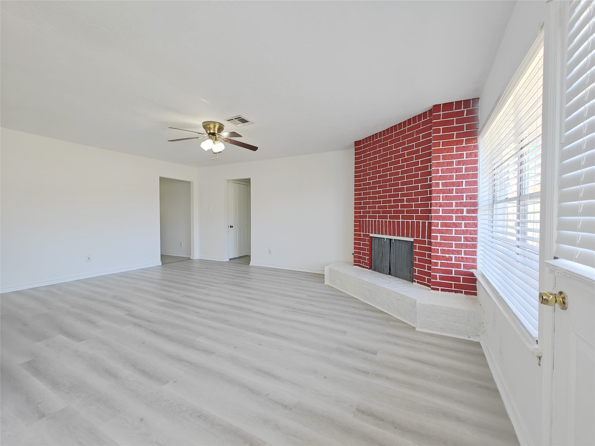 8818 Roos Road Houston, TX 77036 - Photo 4 of 23