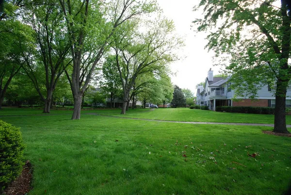 $365,000 | 662 Regent Lane, Unit D, Prospect Heights, IL 60070