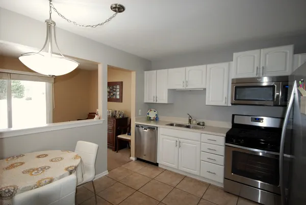 $365,000 | 662 Regent Lane, Unit D, Prospect Heights, IL 60070