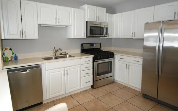 $365,000 | 662 Regent Lane, Unit D, Prospect Heights, IL 60070