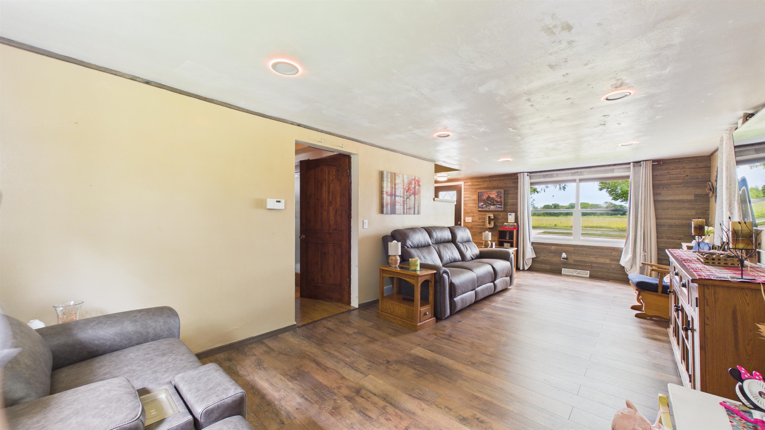 4020 North Ballard Road Appleton, WI 54913 - Photo 9 of 50
