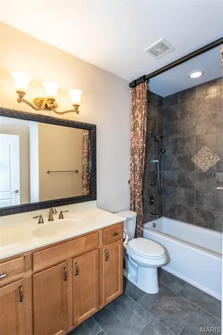 $600,000 | 989 Hanna Bend Court, Manchester, MO 63021