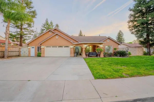 $395,000 | 3931 East Elowin Avenue, Visalia, CA 93292