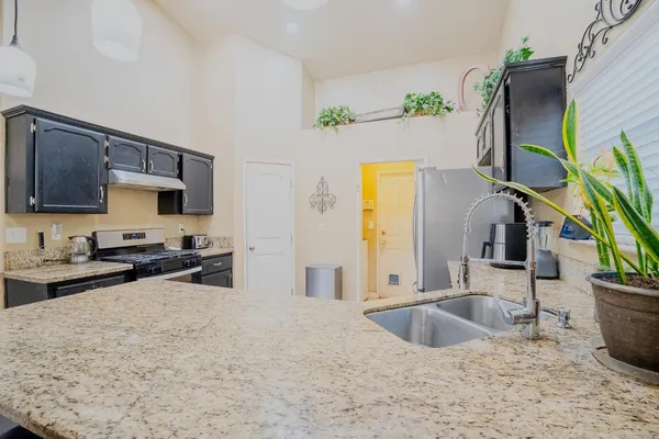 $395,000 | 3931 East Elowin Avenue, Visalia, CA 93292