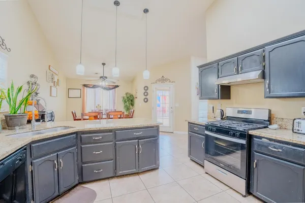 $395,000 | 3931 East Elowin Avenue, Visalia, CA 93292