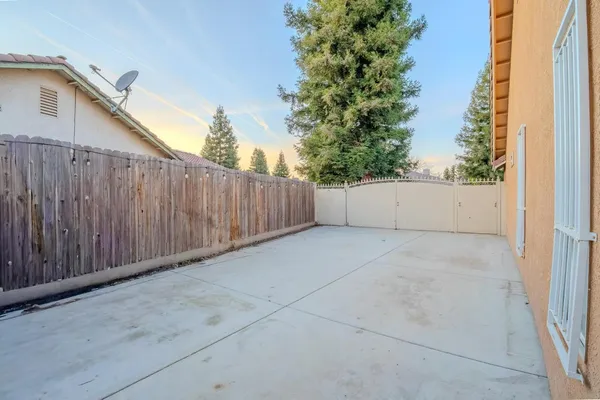 $395,000 | 3931 East Elowin Avenue, Visalia, CA 93292