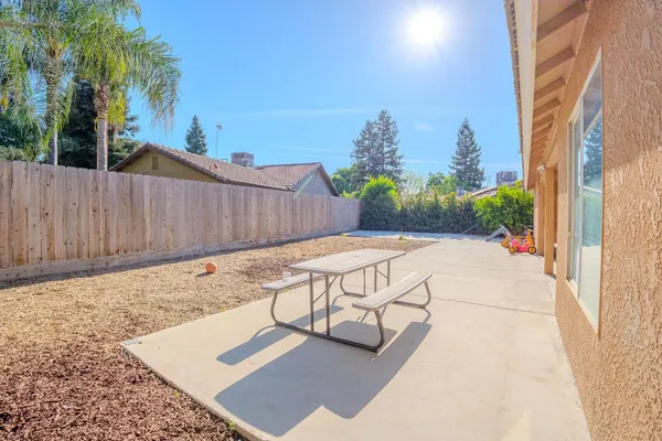 $395,000 | 3931 East Elowin Avenue, Visalia, CA 93292