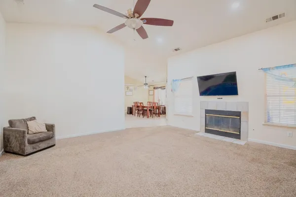 $395,000 | 3931 East Elowin Avenue, Visalia, CA 93292