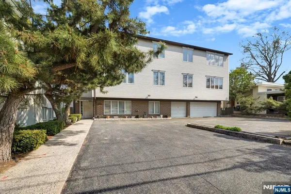 $359,000 | 61 Eastern Way, Unit 3, Rutherford, NJ 07070