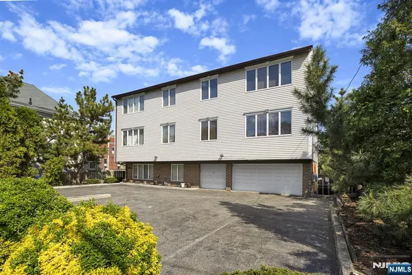 $359,000 | 61 Eastern Way, Unit 3, Rutherford, NJ 07070