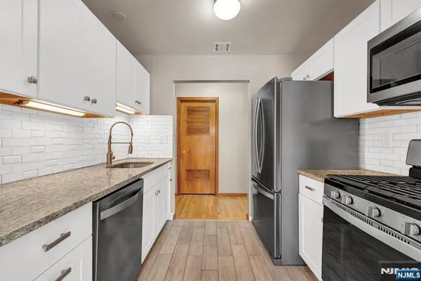 $359,000 | 61 Eastern Way, Unit 3, Rutherford, NJ 07070