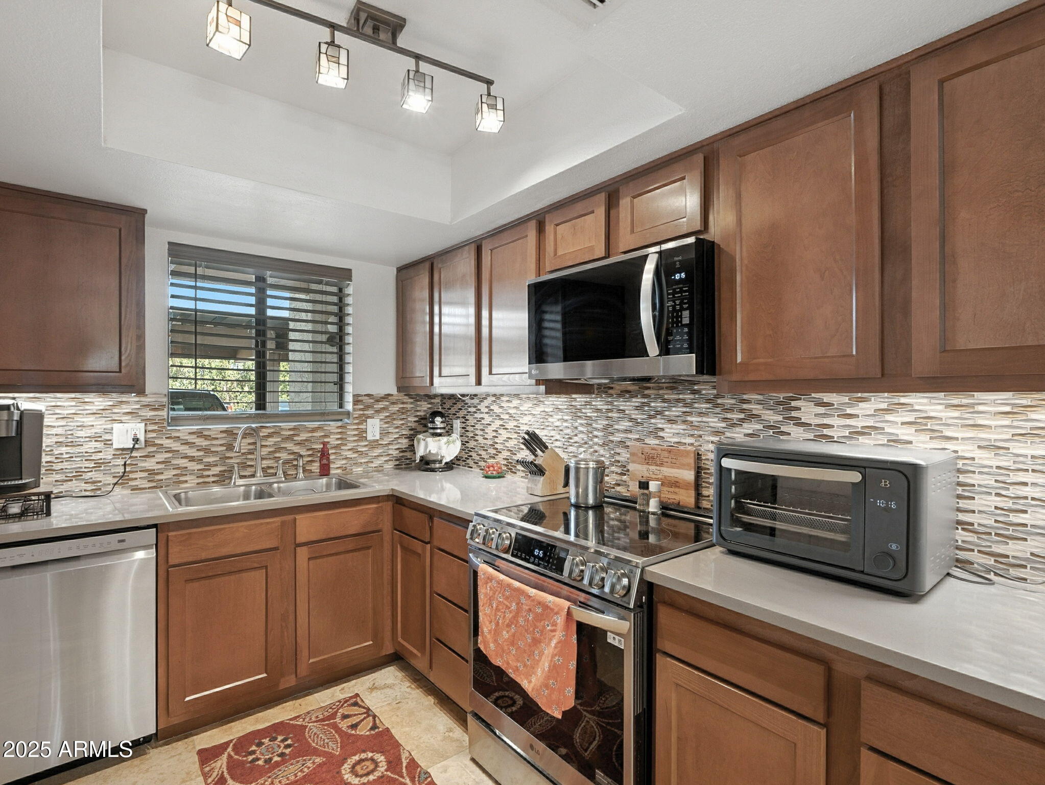 709 South Power Road, Unit 108 Mesa, AZ 85206 - Photo 1 of 36 Updated Kitchen