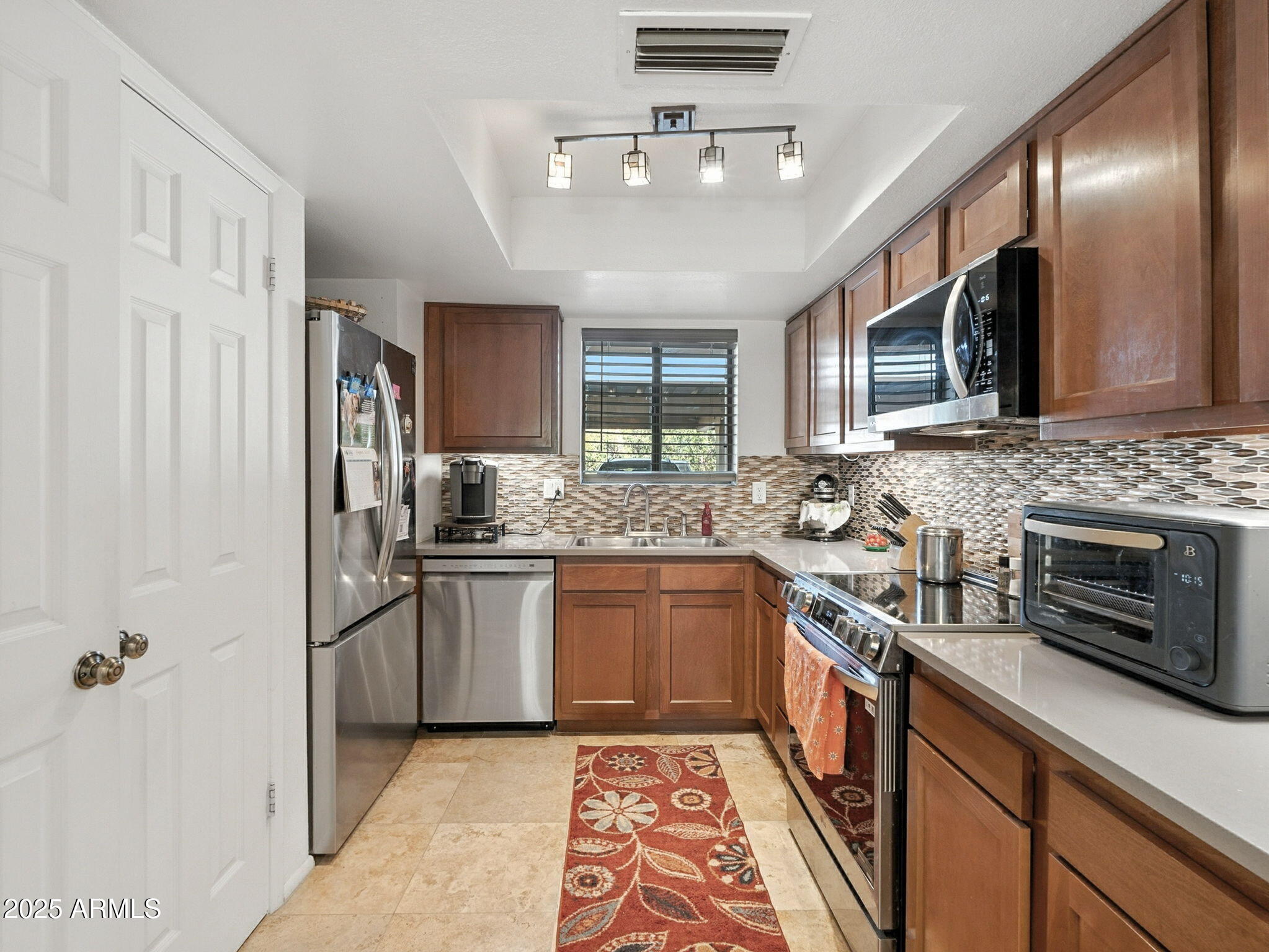 709 South Power Road, Unit 108 Mesa, AZ 85206 - Photo 2 of 36 Updated Kitchen
