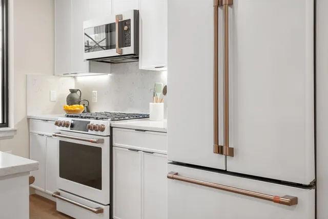 $879,000 | 100 Lincoln Street, Unit 507, Boston, MA 02135