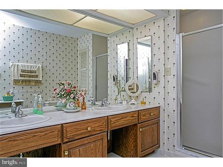 1 Putters Lane Wallingford, PA 19086 - Photo 19 of 24 Master Bathroom