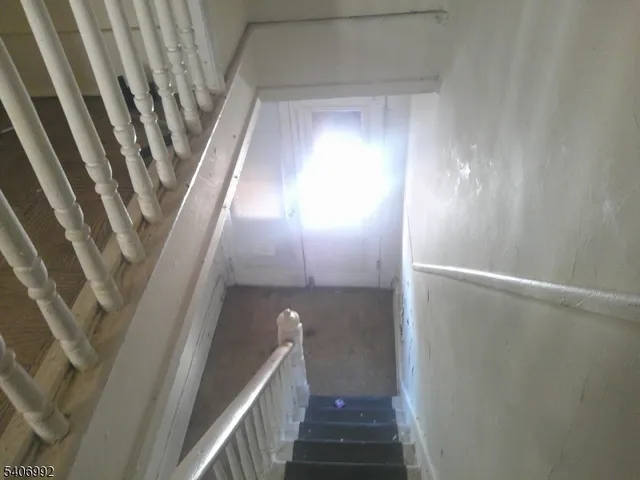 a view of livingroom with furniture