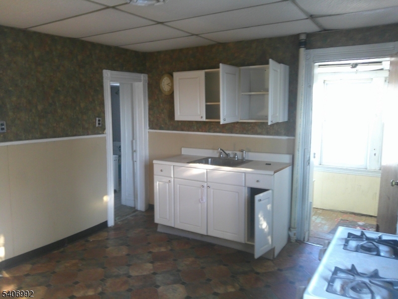 123 Nagle Street Paterson, NJ 07501 - Photo 26 of 39